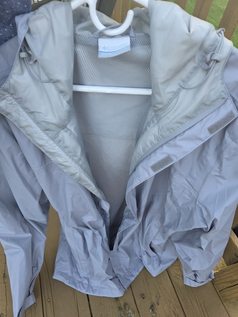 Columbia Mens Light Gray Hooded Jacket